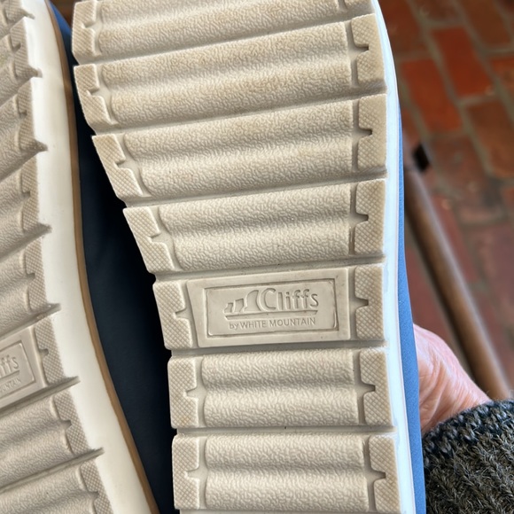 Cliffs by White Mountain "Dorsley" blue suede slip on loafer sz7.5 - Picture 7 of 9